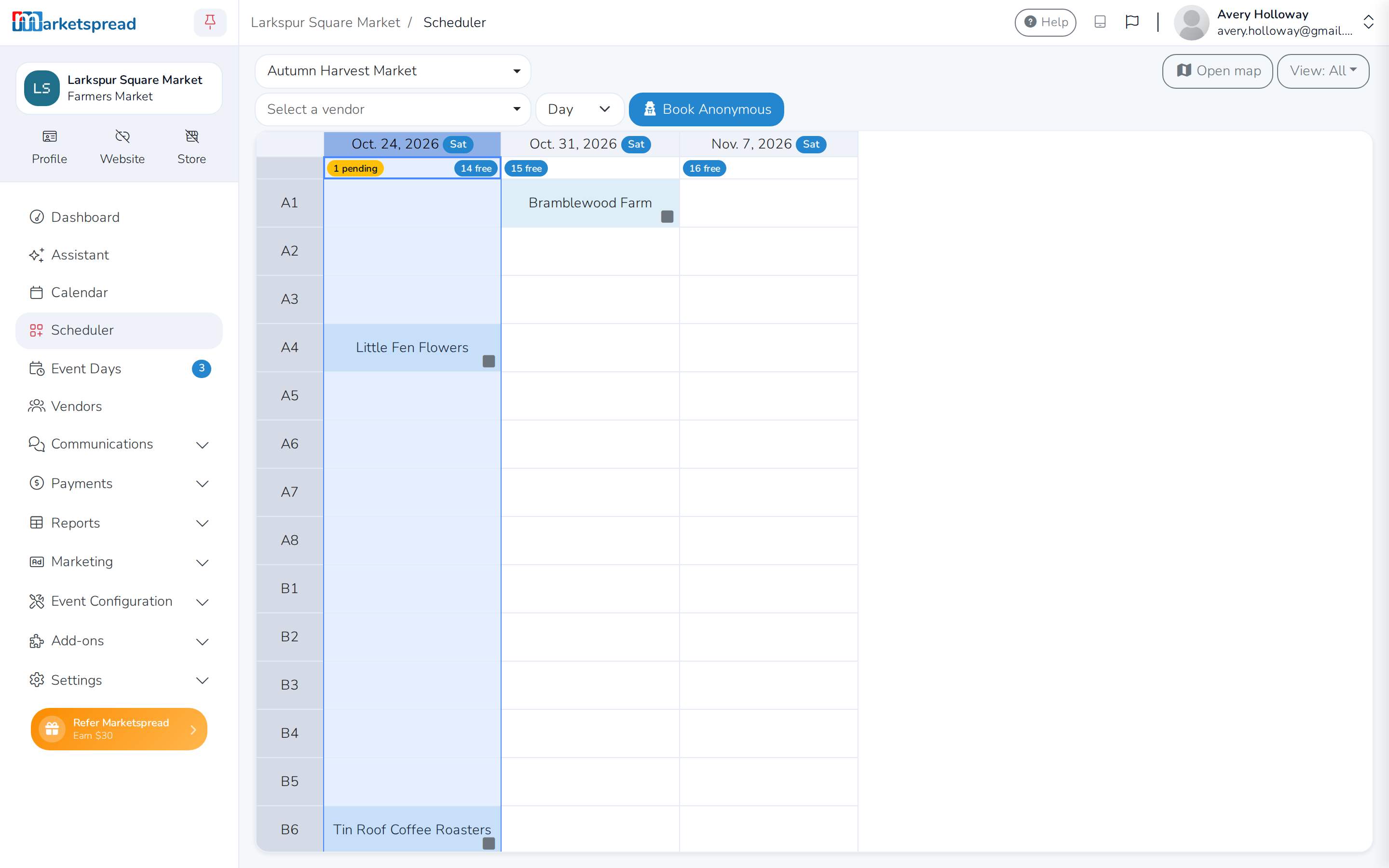 Scheduler with no vendor chosen, showing the pickers above the grid and a day's pending and free badges