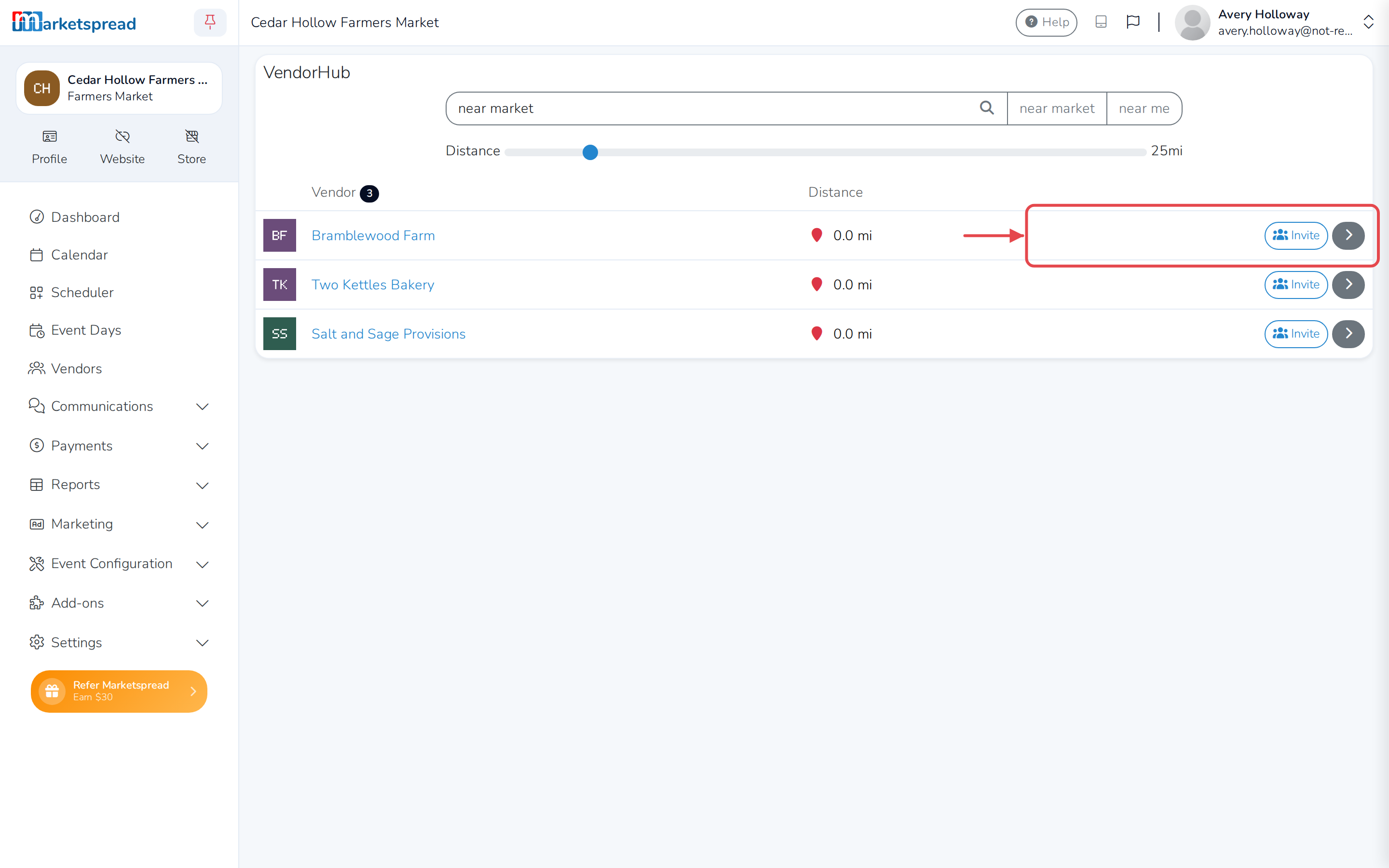 A vendor found nearby, with the arrow to its profile and the Invite button